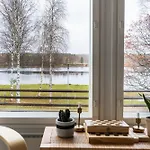Lakeside Aurora Retreat By Booklapland *