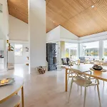 Apartmán Lakeside Aurora Retreat By Booklapland