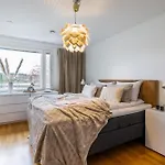 Lakeside Aurora Retreat By Booklapland Apartmán *