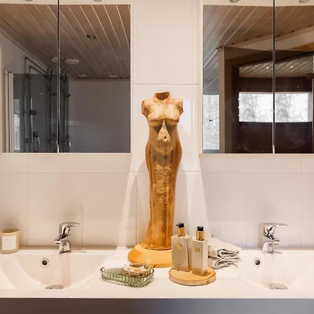 Lakeside Aurora Retreat By Booklapland Apartment *