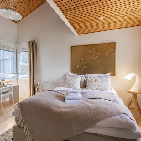 Lakeside Aurora Retreat By Booklapland Rovaniemi