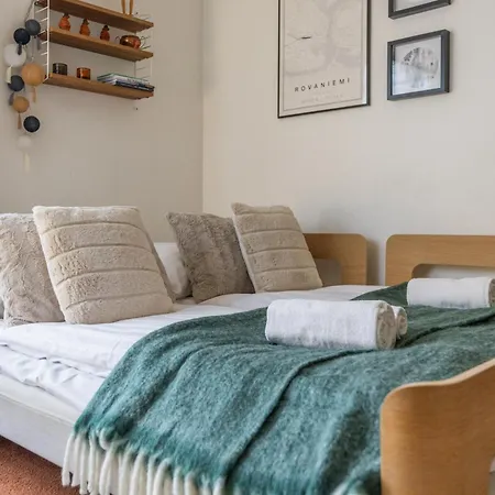 Apartment Lakeside Aurora Retreat By Booklapland *