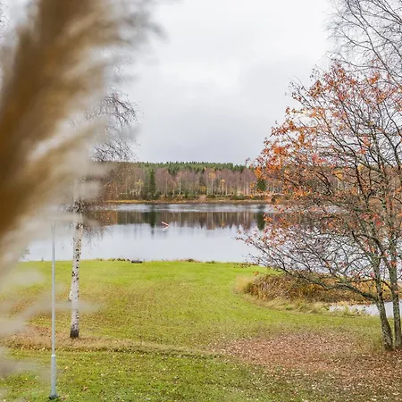 Апартаменты Lakeside Aurora Retreat By Booklapland