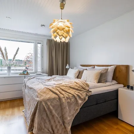 Lakeside Aurora Retreat By Booklapland Apartment *