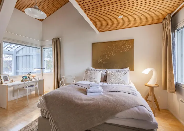 Lakeside Aurora Retreat By Booklapland Rovaniemi