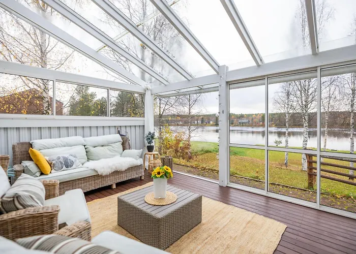 Lakeside Aurora Retreat By Booklapland